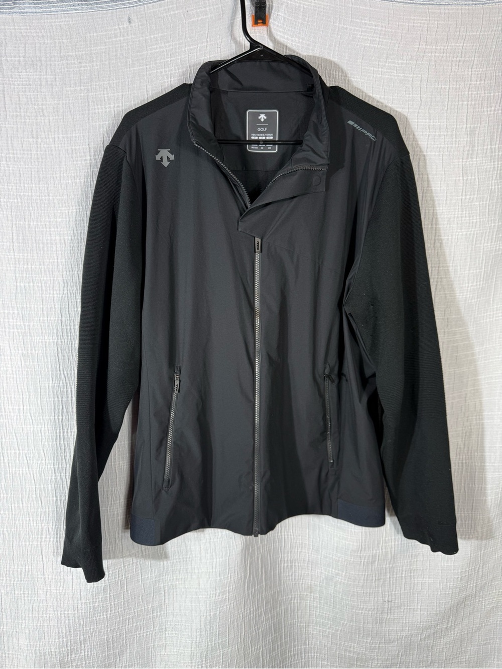 Descente Black golf jacket large